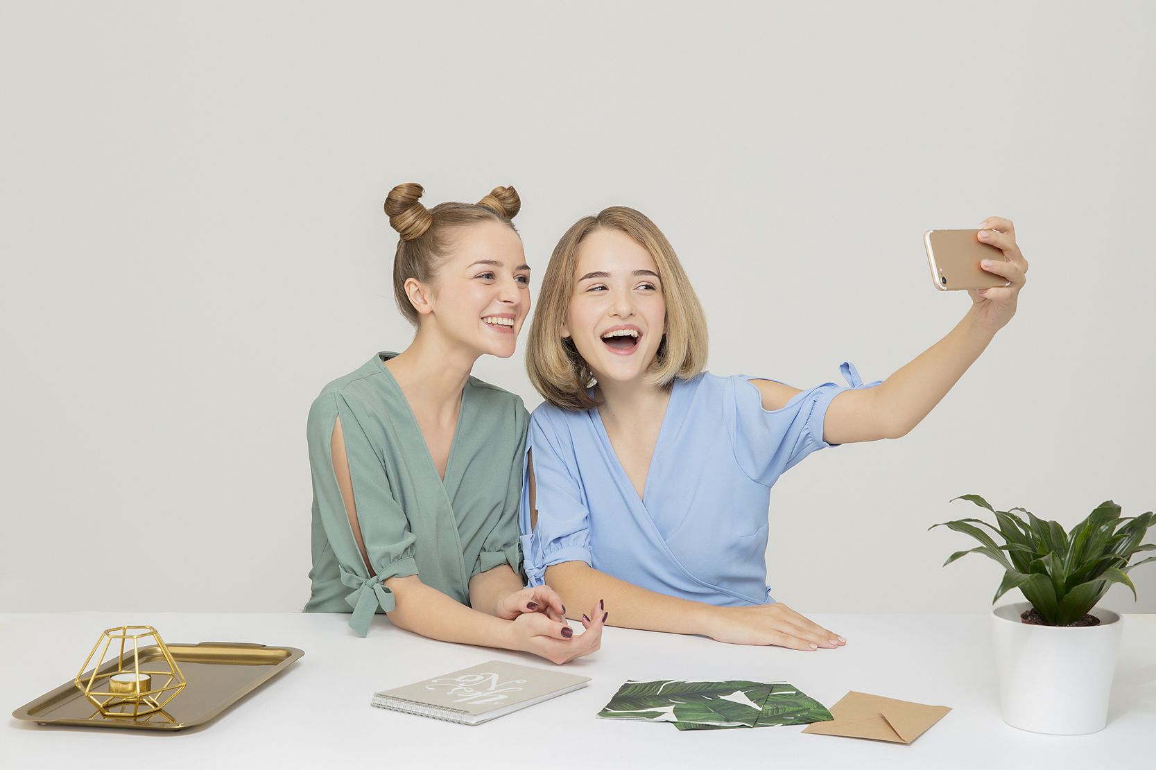 Friends Only: a special collection of Friendship Day images: Taking a selfie with the bestfriend