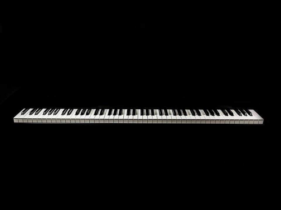 black and white piano keys