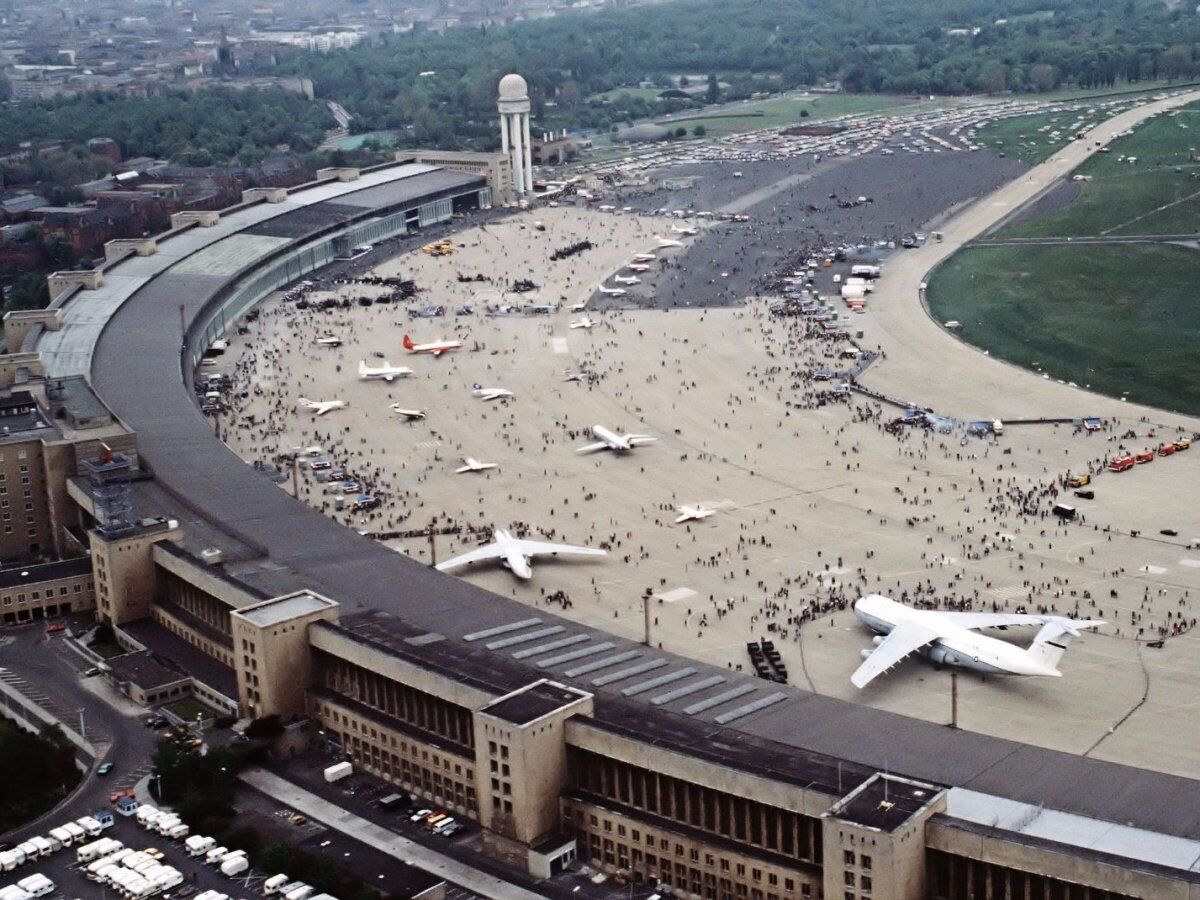 berlin traveling airport